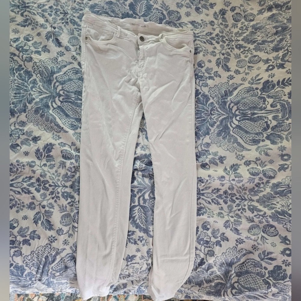 White Zara jeans
